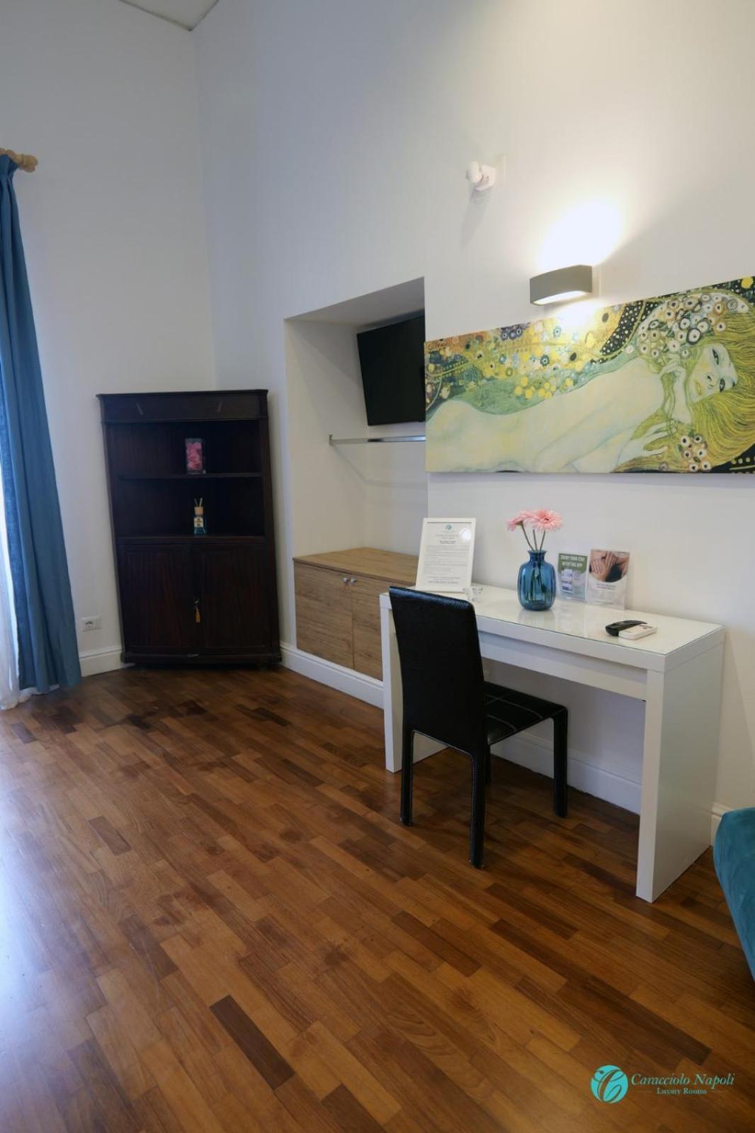 Caracciolo Napoli Beb Bed & Breakfast Екстериор снимка