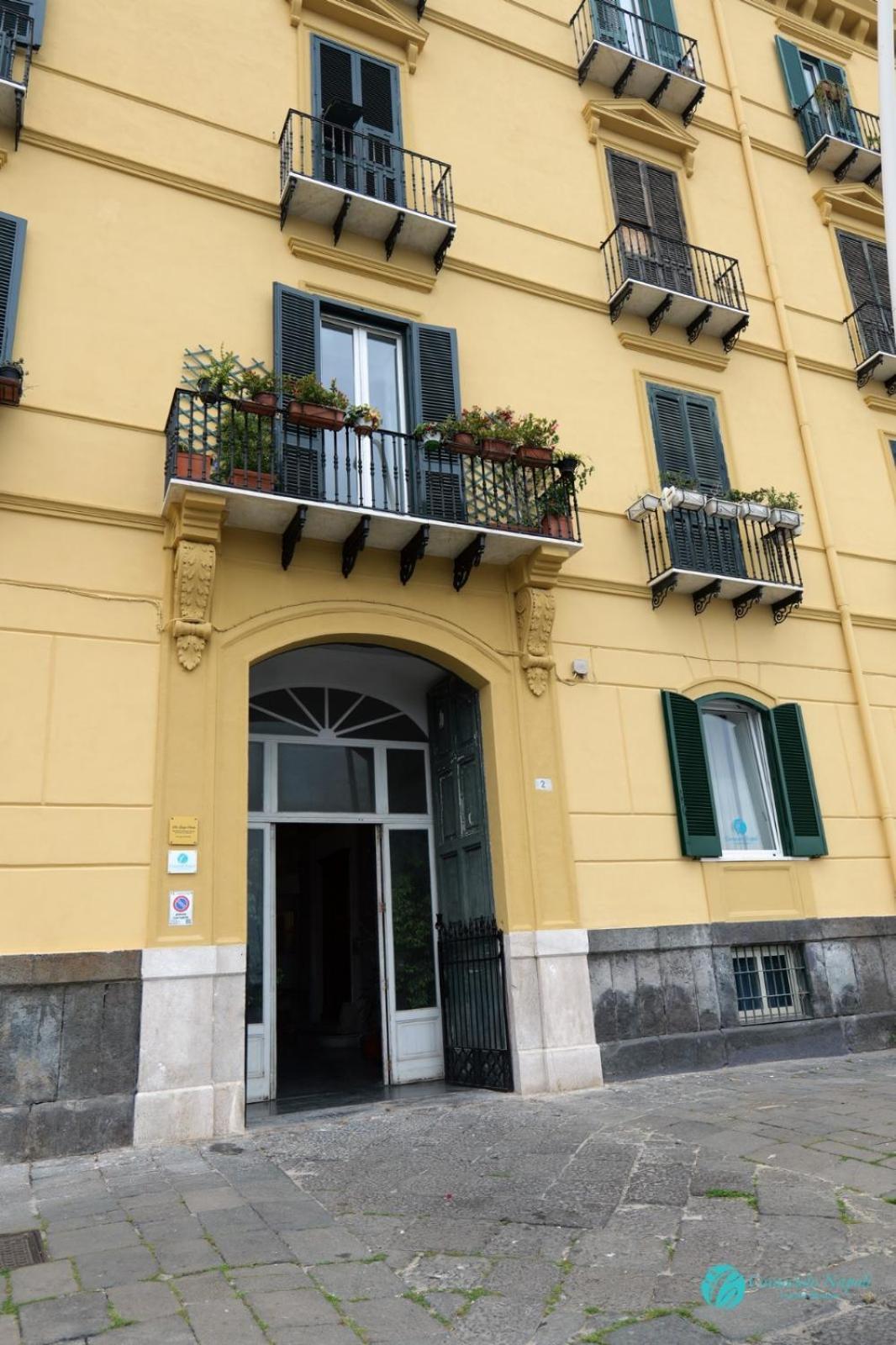 Caracciolo Napoli Beb Bed & Breakfast Екстериор снимка