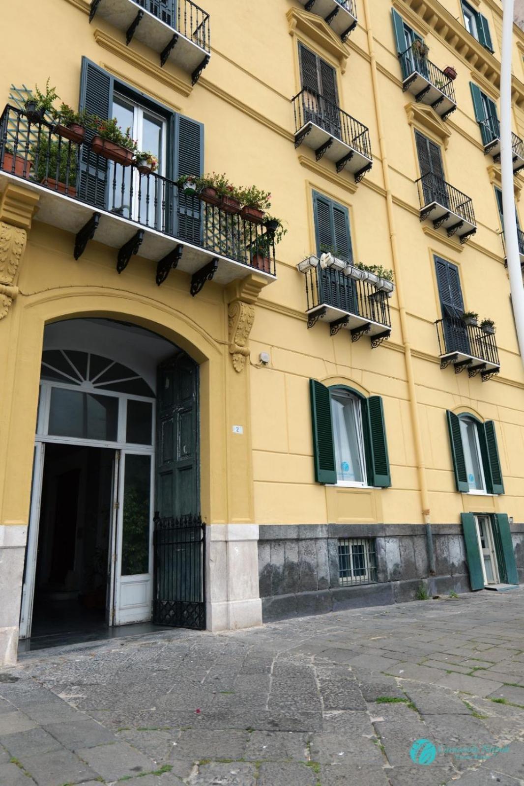 Caracciolo Napoli Beb Bed & Breakfast Екстериор снимка